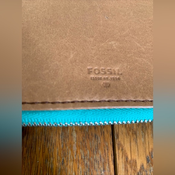 Fossil Leather Zip Around Clutch Wallet Card Organizer Wristlet Brown Green - Picture 2 of 8